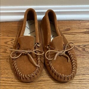 Minnetonka Kilty Softsole Suede Leather Brown Moccasis Shoes